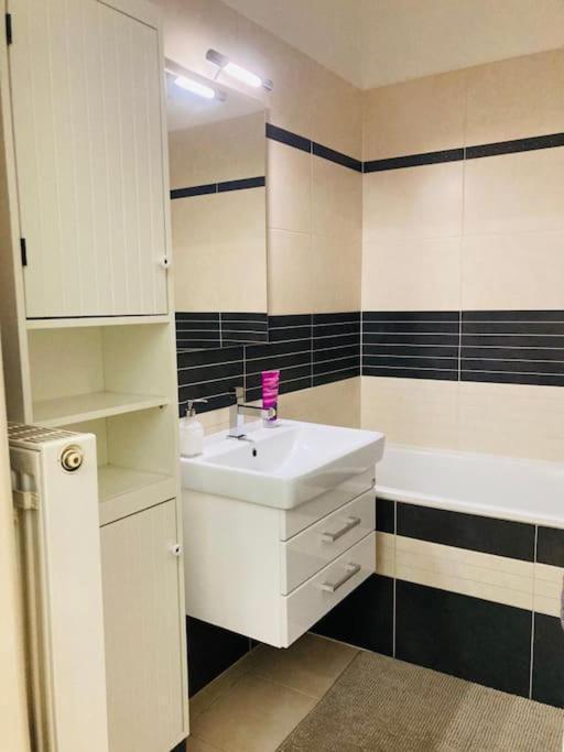 Sunny Flat In Center Of Prague Apartment Ngoại thất bức ảnh